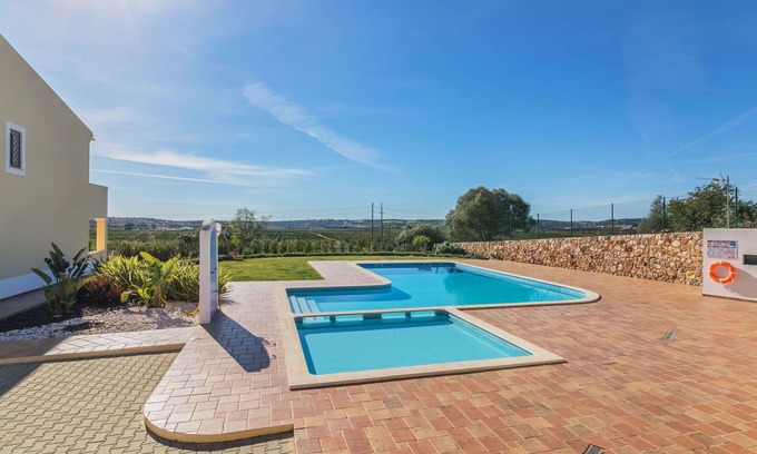 Monte Raposo House | Beautiful villa for 6 guests with pool, WIFI, A/C, TV, terrace and panoramic view