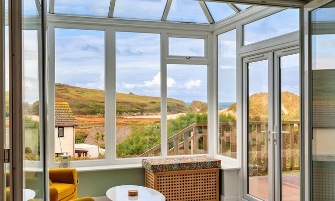 Holywell House | Beautiful villa for 6 people with WIFI, terrace and pets allowed