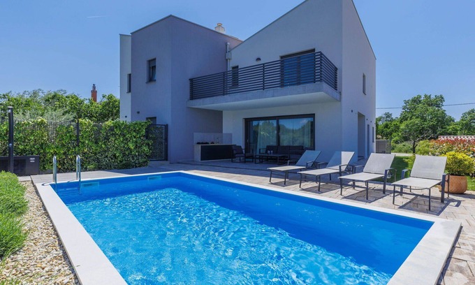 Vrznaveri House | Beautiful villa for 6 people with A/C, private pool, WIFI, TV, terrace and pets allowed