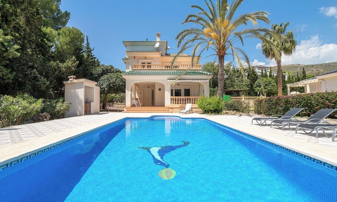 Coveta Fuma Villa | Beautiful Villa Fortuna for 8 with Private Pool, Terrace & Wi-Fi