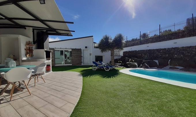 Ingenio Villa | Beautiful villa located in Ingenio, in the southeast of Gran Canaria.