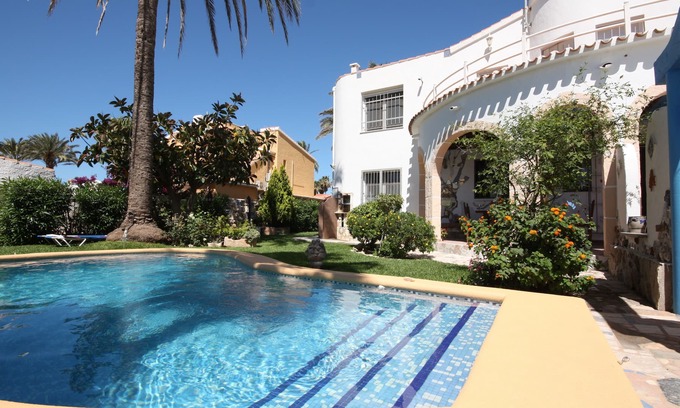 Almadrava Beach House | Beautiful villa right on the stone beach of Denia