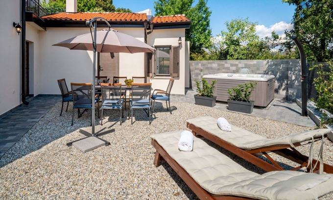 Kastav House | Beautiful villa with private pool, A/C, WIFI, TV, terrace, pets allowed, panoramic view and par.