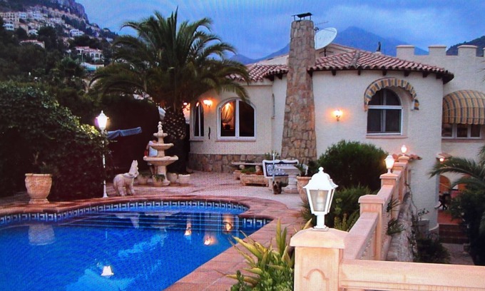 La Canuta Ski Chalet | BEAUTIFUL VILLA WITH VIEWS OF THE SEA AND THE MOUNTAINS.nWITH WELLCOME PACK!