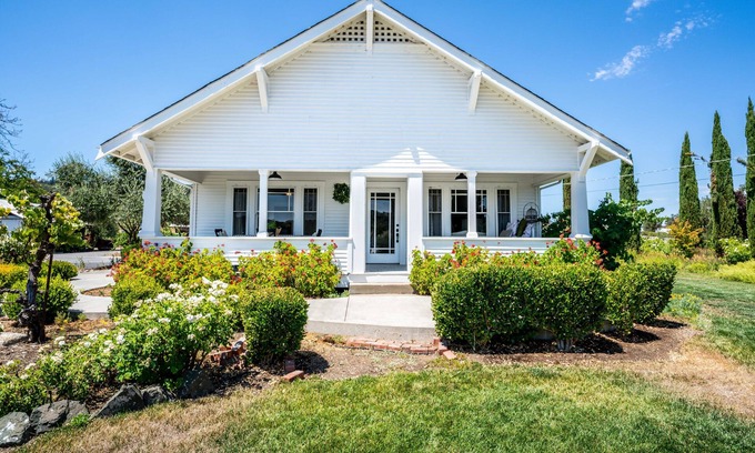 Ukiah Other | Beautiful Vineyard Farmhouse