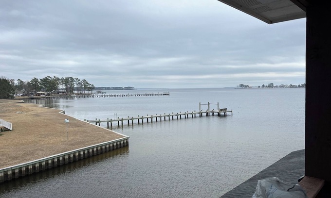 Belhaven Cottage | Beautiful Waterfront Cottage on the Pungo River