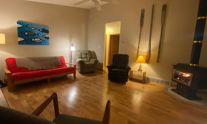 Ignace House | Beautiful Waterfront home on Lake Agimak