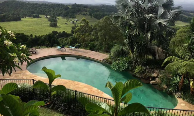 Clunes House | Beautiful yurt with spa and pool in the stunning Byron hinterland.