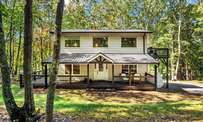 Vein Mountain House | Beautifully crafted mountain home nestled in the Blue Ridge and South Mountains.