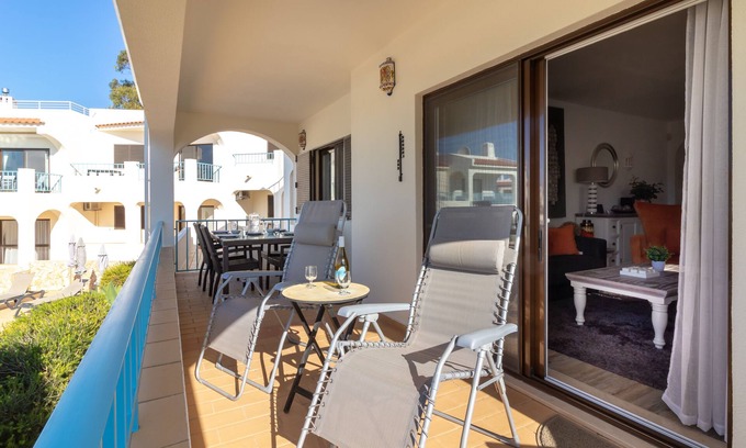 Carvoeiro Apartment | Beautifully presented ground floor apartment with spacious terrace