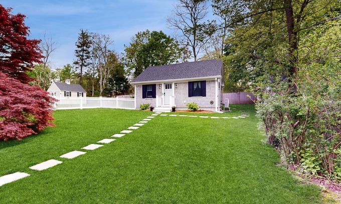 Orleans Cottage | Beautifully remodeled cottage near the beach with central AC, gas grill & lawn