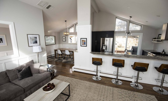 Panorama Heights House | Beautifully Remodeled Home in the Heart of Boulder