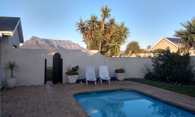 Cape Town Cottage | Beauty, Location & Loads of Space.the perfect base from which to explore!n