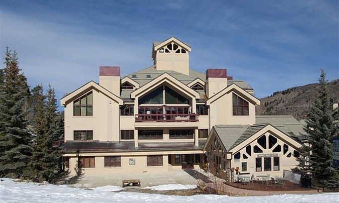 Beaver Creek Condo | Beaver Creek TRUE Ski-in Ski-out! Great in the summer too! A/C in the unit.