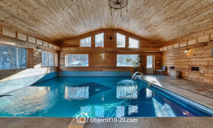 Wentworth-Nord Ski Chalet | BEAVERS POND INSIDE POOL AND SAUNA