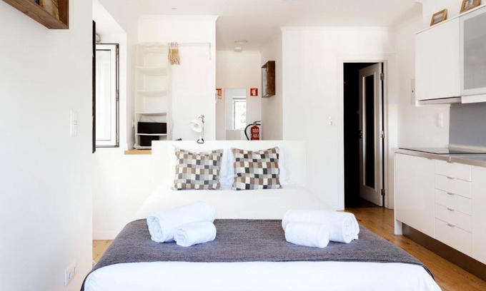 Santo Estevao Apartment | Beco do Belo Studio