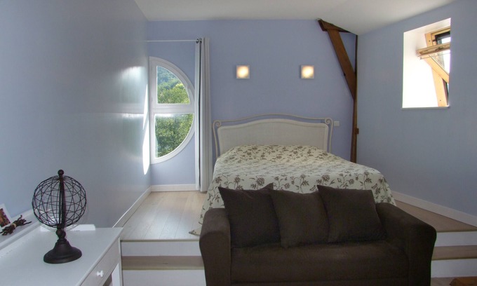 Chateauneuf-les-Bains House | Bed and Breakfast Du Moulin De Lachaux, Auvergne, Puy de dôme, France.