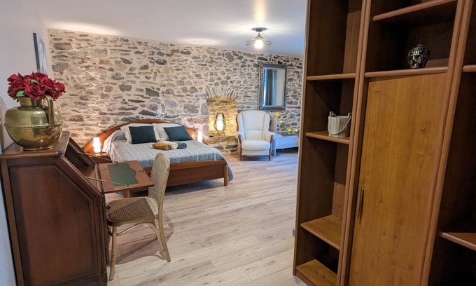 Bagnac-sur-Cele Bed & Breakfast | Bed and breakfast in a character house, charm and comfort!