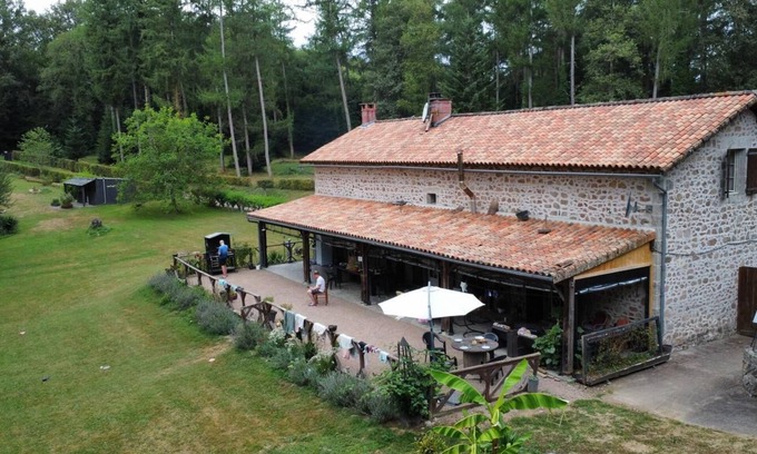 Piegut-Pluviers Bed & Breakfast | Bed and Breakfast 'Les Touilles' with Private Pool, Private Terrace and Wi-Fi