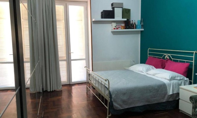 Posillipo Bed & Breakfast | Bed and Breakfast 'Camera Vista Cortile Greco Di Tufo' with Balcony, Wi-Fi and Air Conditioning