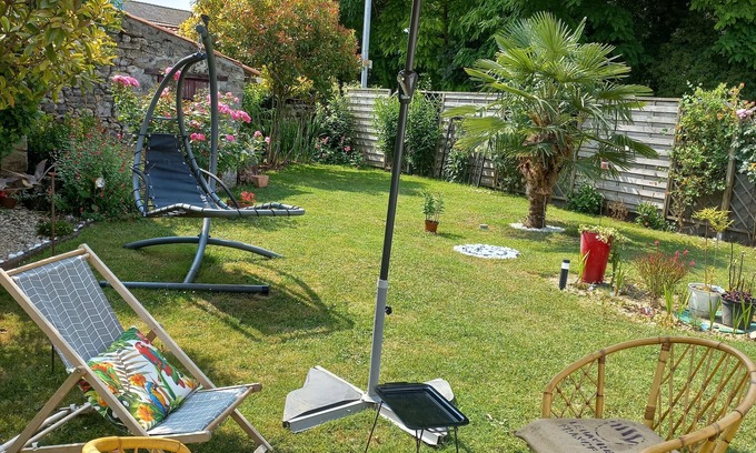 Concourson-sur-Layon Bed & Breakfast | Bed and Breakfast 'Les Hirondelles' with Private Terrace, Shared Garden and Wi-Fi