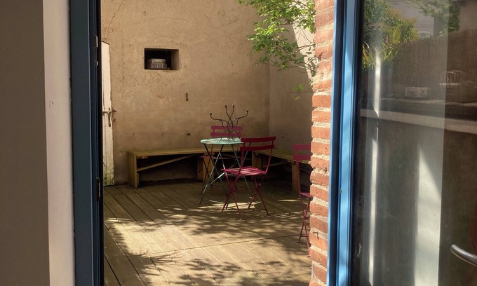 Coufouleux Bed & Breakfast | Bed and breakfast with outdoor courtyard. 500m from train station.