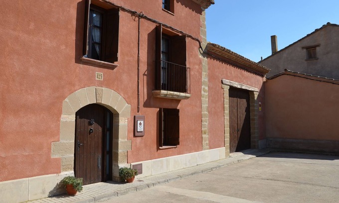 Santa Lecina Cottage | Bed The Postman.