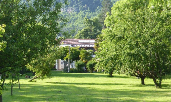 Loubieres Bed & Breakfast | Bedbreakfastbikespyrenees