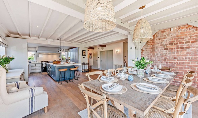Cranbrook Cottage | Bedgebury Oast by Bloom Stays - sleeps 10 guests in 5 bedrooms