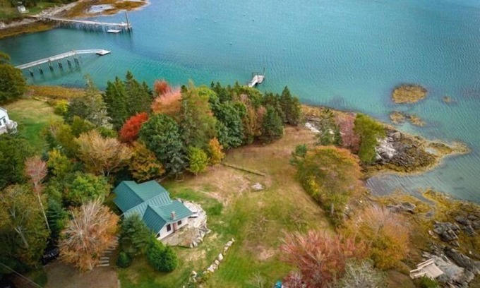 Pleasant Point Cottage | Bee Hive Cottage, romantic Maine waterfront cottage