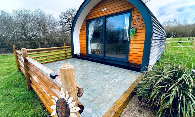 Wrexham Cabin | Beech Pod Cabin in beautiful surroundings Wrexham
