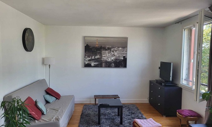 La Courneuve Apartment | Bel Appartement à 2 pas de Paris, Stade de France, Aéroport Cdg, et Disney