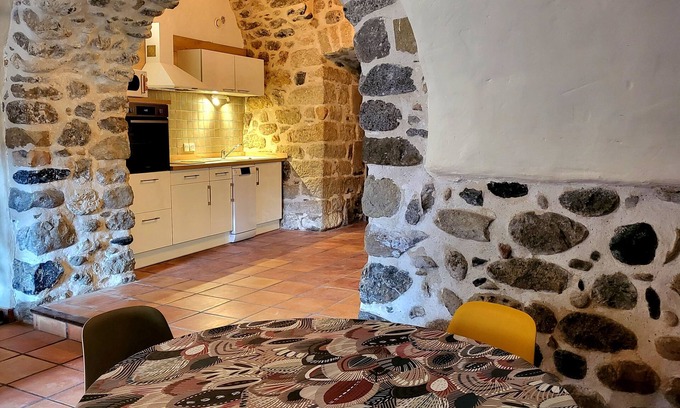Aubenas Apartment | Bel Appartement en sud Ardèche au Bord de la Rivière