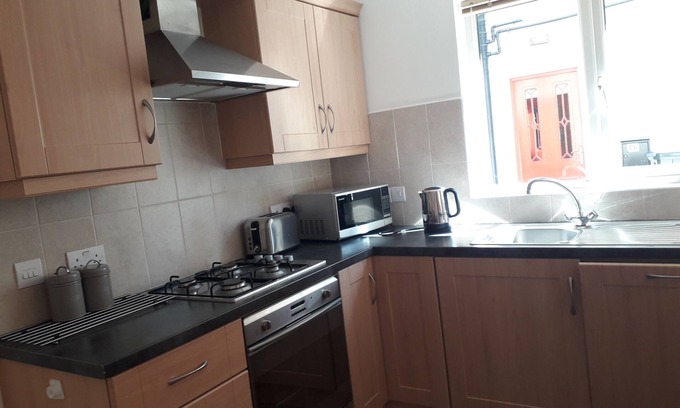 Belfast Apartment | Belfast base for adventures in the North of Ireland (secure car parking).