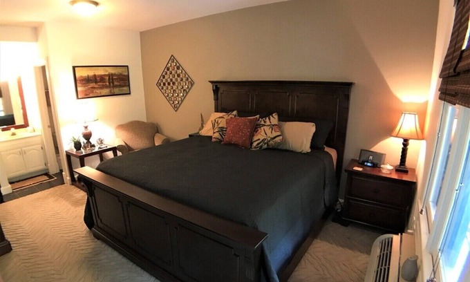 Eureka Springs Historic District Apartment | Bella Paradiso 9, King Bed, Walk to Downtown, Free Parking, Wifi, Front Balcony