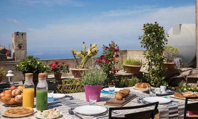 Erice Apartment | Bella Vista Guesthouse - apartment 1 via Chiaramonte No. 23