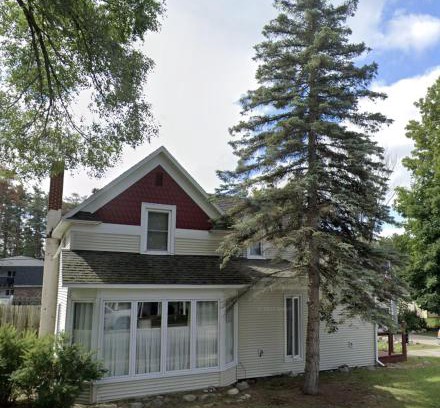 Bellaire House | Bellaire - Lakes - Golf - Ski - Walk to Downtown!