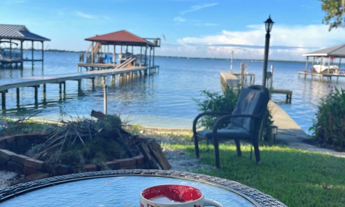 Lake Placid House | Bella’s bungalows on Lake June in Winter