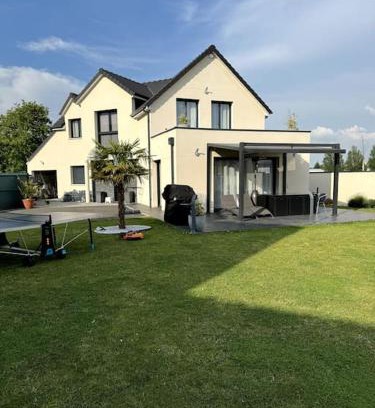 Caudebec-les-Elbeuf House | belle maison avec piscine chauffée
