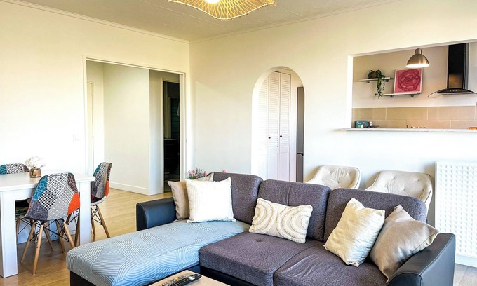 Cherbourg-en-Cotentin Apartment | Belle Vue" apartment near the city center and train station