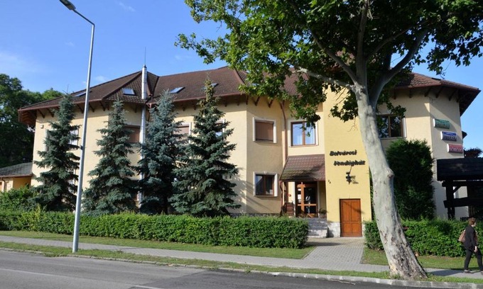 Mor Hotel | Belvárosi Vendégház