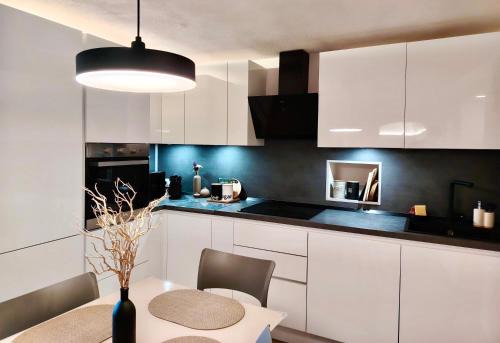 Perinaldo Apartment | Belvedere & Relax, 1Bdr Apt, 1 Sofa Bed, 3 pp, Sea View, Wi-Fi e AC