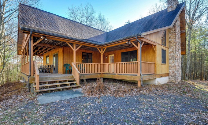 Benton House | Benton Home on 50 Acres w/Private Deck & Views!