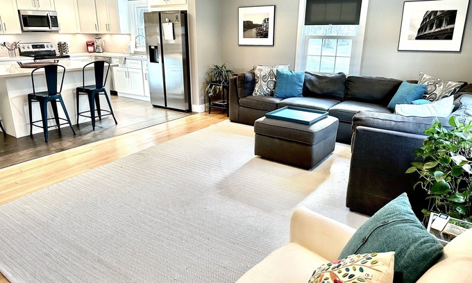 Housatonic House | Berkshire Summer Retreat - 3 bed/2 bath