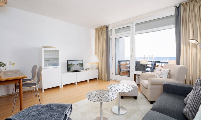 Scharbeutz Apartment | -BERLINER HOF- DIRECT BEACH LOCATION; 100% lake view 3-room apartment in best beach location