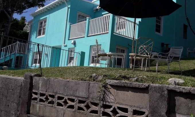 Sandys Apartment | Bermudaful Oasis. Close to transportation.