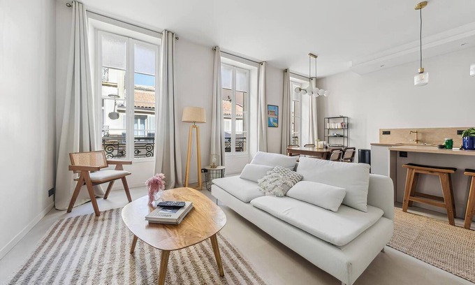 1st Arrondissement Apartment | Bernardy - Sublime T3 à Longchamp