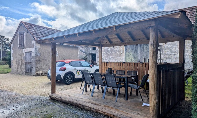 Vicq-sur-Nahon Cottage | Berry cottage: covered terrace, ping-pong, near Beauval Zoo and Valençay Castle