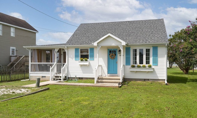 Chincoteague House | Bertie Street Cottage on Chincoteague Island!