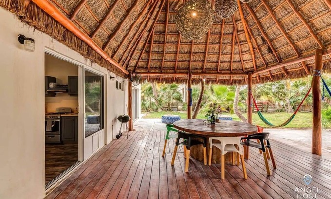 El Cuyo House | Best for Groups | Steps to Beach | Palapa | Wi-Fi